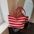 Grote rood-wit gestreepte mesh tote bag met stevige kunstleren schouderbanden - Rood
