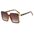 Fashionable square tortoise shell sunglasses with gold accents and gradient lenses - Leopard Frame / Tea Lens