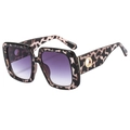 Square Oversize-Sonnenbrille mit Leopardenmuster, lila Verlaufsgläsern und Goldakzenten - Schildpatt Grauer Rahmen Lila Verlaufsgläser