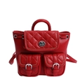 Sac à dos en similicuir rouge matelassé pour femme avec détails argentés et poches - Rouge