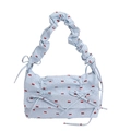 Borsa a spalla a mezzaluna celeste con fiocchi rossi e dettagli della tracolla arricciata - Blu