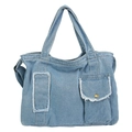 Hellblaue Jeans-Tragetasche mit ausgefransten Kanten und goldenem Knopf-Detail - Hellblau