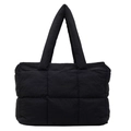 Bolso tote negro acolchado con costuras de cuadros grandes y textura de nylon - Negro