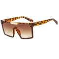Fashionable oversized square leopard print sunglasses with gradient brown lenses - Leopard Frame / Tea Lens