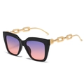 Lunettes de soleil à monture noire, verres dégradés et branches en chaîne dorée - Monture Noire Verres Violet Rose