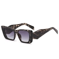 Chic square tortoiseshell sunglasses with gradient lenses and thick frame design - Leopard Frame Gradient Grey Lens