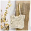 Sac fourre-tout tissé beige avec design en maille ajourée et anses en similicuir assorties - Blanc