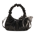 Sac hobo noir plissé en cuir verni brillant avec nœud en organza et perles blanches - Noir