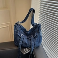 Borsa hobo vintage in denim blu scuro con tasche multiple e dettagli lavati usurati - Blu scuro