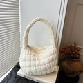 Sac à main matelassé blanc texturé avec bandoulière élégante et style minimaliste - Blanc Cassé