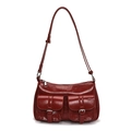 Borsa a spalla lucida rosso scuro con tasche frontali multiple e fibbie metalliche argentate - Rosso