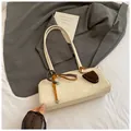 Sac baguette bowling blanc cassé avec fines bandoulières et breloque coeur marron - Blanc Cassé