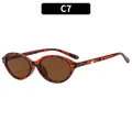 Retro Y2K cat-eye sunglasses with tortoiseshell frames and silver rivet details - Leopard Frame / Tea Lens