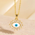 Collier œil protecteur doré avec zircons bleus et pendentif à chaîne croisée fine - Style Émail Blanc Bleu Pavé de Zircone (BXL0342-28)
