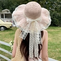 Pink straw sun hat with large white lace bow and matching woven beach bag for summer vacations - Pola Pink