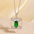 Collier en argent avec zircon vert émeraude et pendentif carré évidé élégant - Style Carré à Marquise Vert Argenté (BXL0342-56)