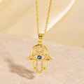 Collier Main de Fatma dorée avec œil maléfique bleu et pierres en zircone étincelantes - Style Main de Fatma Œil Bleu Pavé de Zircone Blanc Doré (BXL0342-71)