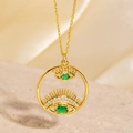 Collier œil protecteur doré avec pierres vertes et zircons sur un support en pierre - Style Double Mauvais Œil Doré (BXL0342-83)