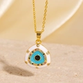 Collier mauvais œil doré avec pendentif triangulaire et émail bleu sur chaîne en or - Style Triangle Doré Émail Blanc Pavé de Zircone (BXL0342-110)