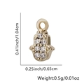 Makroansicht des Hamsa-Anhängers mit Maßen von 1,04 cm Höhe und 0,65 cm Breite - Schmetterling Form (款式一)