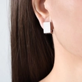 Boucles d'oreilles créoles carrées minimalistes avec finition en argent poli - Style Argenté (ED2184-1)
