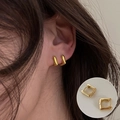 Boucles d'oreilles carrées en U dorées polies présentées sur modèle et en gros plan détaillé - Style U Carré Doré (ED1186-2)