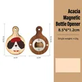 Ouvre-bouteille magnétique en bois d'acacia avec motif chien et poignée ronde - Chien Acacia au Chapeau Rouge