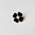 Black clover adjustable waist buckle with golden edges and white pearl center - Clover - Black