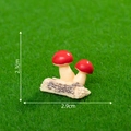 Miniature resin red twin mushrooms on wood base for micro landscape decor 2.3x2.9cm - Red No.4