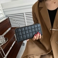 Portafoglio lungo da donna in pelle PU nera con motivo trapuntato e zip dorata - Nero