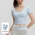 Eng anliegendes Yoga-Crop-Top in Eisblau aus atmungsaktivem Stretch-Material - S / Eisschmelzblau