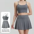 Damen Yoga-Set in Meersalzgrau mit gepolstertem Camisole und plissiertem Tennisrock - S / Meeresfelsengrau