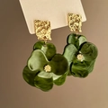 Close-up detail of forest style green resin flower earrings with hammered gold finish - 5# Hammered Petal Style / Green Gold