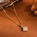 Gouden roestvrijstalen ketting met een vierkante hanger van heldere zirkonia - Necklace Only (Square Rhinestone) / Goud