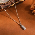 Elegante zilveren roestvrijstalen ketting met een rechthoekige hanger van pavé diamanten - Necklace Only (Rectangular Rhinestone) / Zilver