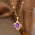 Collier trèfle à quatre feuilles doré avec pierres violettes et micro-pavé de cristaux brillants - Trèfle Mauve (Chaîne Dorée)