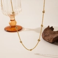 Elegante vergoldete Kugelkette mit schneeflockenförmigen Perlenclustern für Damen - Sieben-Blumen-Halskette (H1018) / Gold