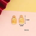 Dettagli dei ciondoli portafortuna 'Fu' dorati con dimensioni 11x6mm e peso 0,3g - Quadrato della Benedizione