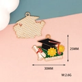 Detailed close-up of a graduation cap alloy charm with 30x25mm dimensions and 2.6g weight. - Sunflower Academic Cap Style (D-085)