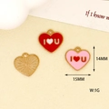 Vista macro dettagliata di ciondoli a cuore in smalto DIY con testo I Love You e misura 15mm - Stile I Heart U Rosso (19) / Rosso
