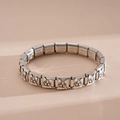 Dettaglio ravvicinato di un bracciale a maglie italiane in acciaio con bulldog francesi - Bracciale con Motivo Bulldog Francese in Acciaio Inossidabile (Stile 4)