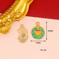 Detalle del colgante de corona de Navidad esmaltado con campana y escala - Serie de Navidad (F-3) / Campana