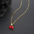 Elegante kersenhanger ketting met rode kralen en gouden boxketting op zwarte achtergrond - Kers Ketting Box Ketting (QY8081) / Goud