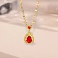 Collier élégant en or avec pendentif goutte en pierre rouge et halo de cristaux blancs - Goutte de Zircon Rouge (Or) (9201)