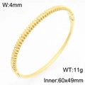 Bracciale rigido in acciaio inossidabile dorato con strass e larghezza di 4 mm - Stile Cuore Costolato con Strass (KB211009-KSZ) / Oro