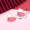 Ciondolo in smalto stile giapponese gatto su pesce koi rosso, dimensioni 29mm x 34mm - S1 / Confezione da 10 / 1# Gatto della Fortuna Pesce Spada