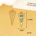 Vista dettagliata dei ciondoli sportivi triangolari 'GO TEAM' con misure precise - Stile Triangolo Slogan Go Team