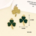 Detail view of green clover charm with dimensions 21mm x 16mm and 0.8g weight - Shamrock Style (3) / Glitter Green