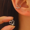 Earcuff de corazón plateado minimalista con diseño de líneas huecas para mujer sin agujero - Estilo de Corazón Hueco - Plateado (A-1241)