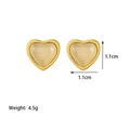 Goldene Herzohrringe mit Katzenaugeneffekt in einem minimalistischen Edelstahlrahmen - Weiße Achat Ohrringe (QYG395) / Gold